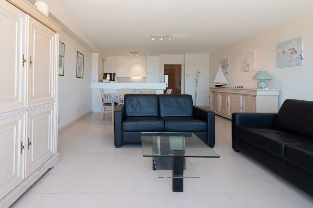 Apartment in Middelkerke With Sea Views