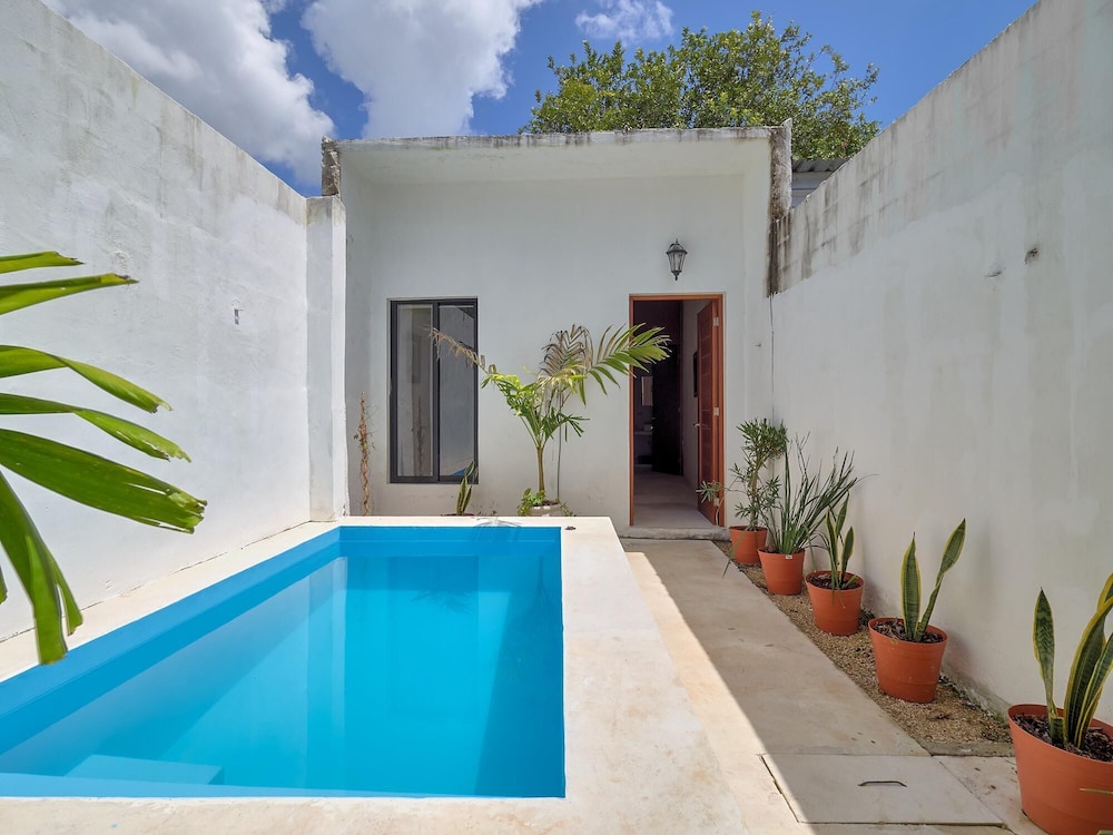 Casa Romantica - Yucatan Home Rentals view 3