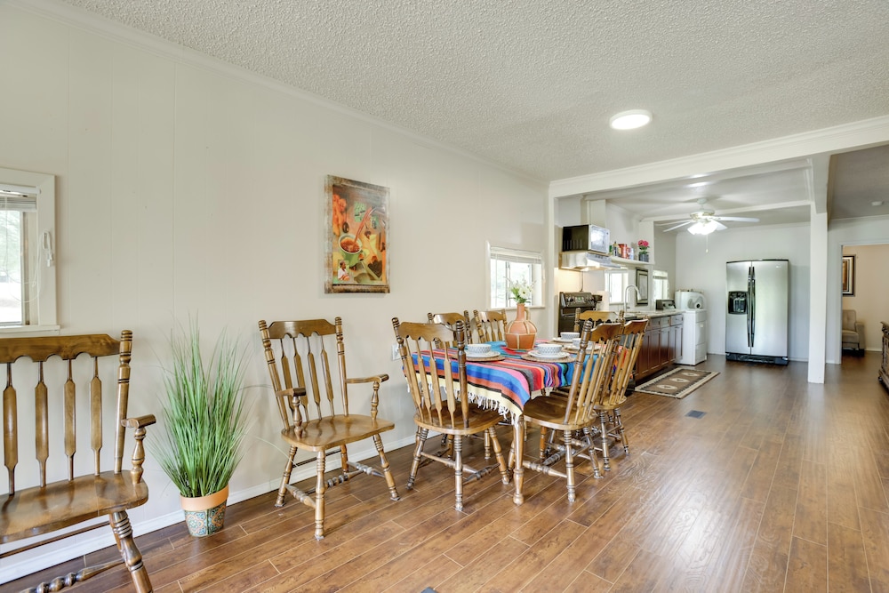 Bike & Hike On-site: Inviting Cleveland Retreat!