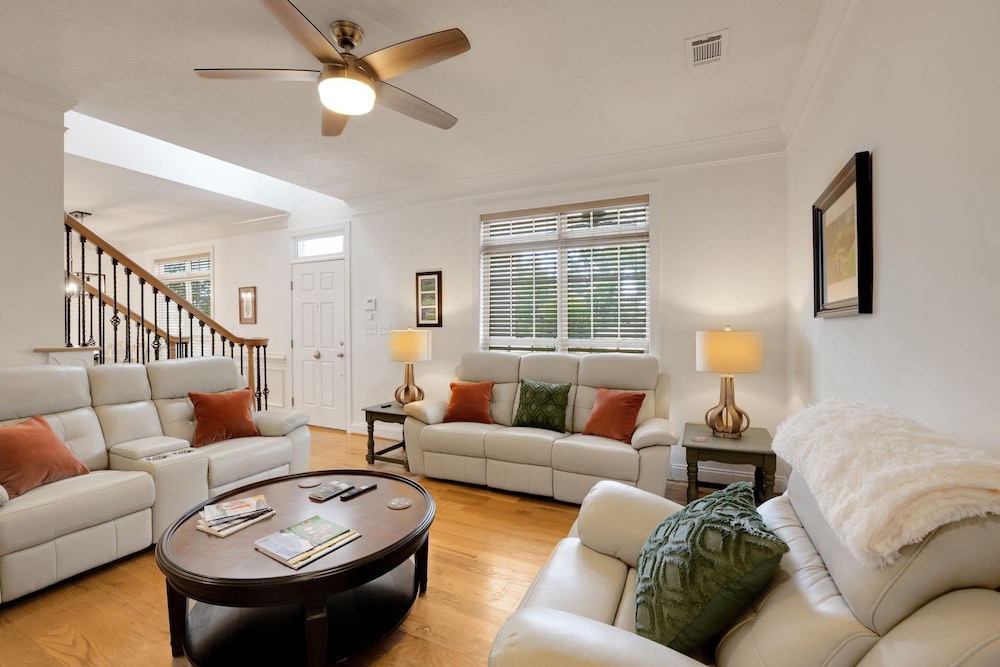 Augusta Getaway Near Masters Porch Swing Deck