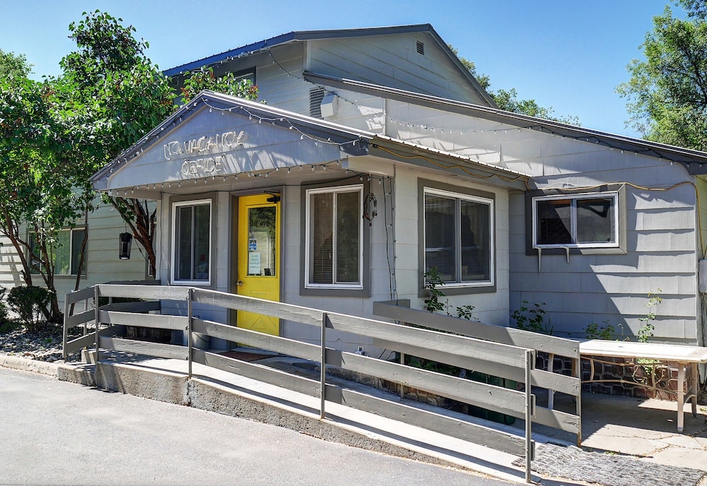 Idle A While Cabins