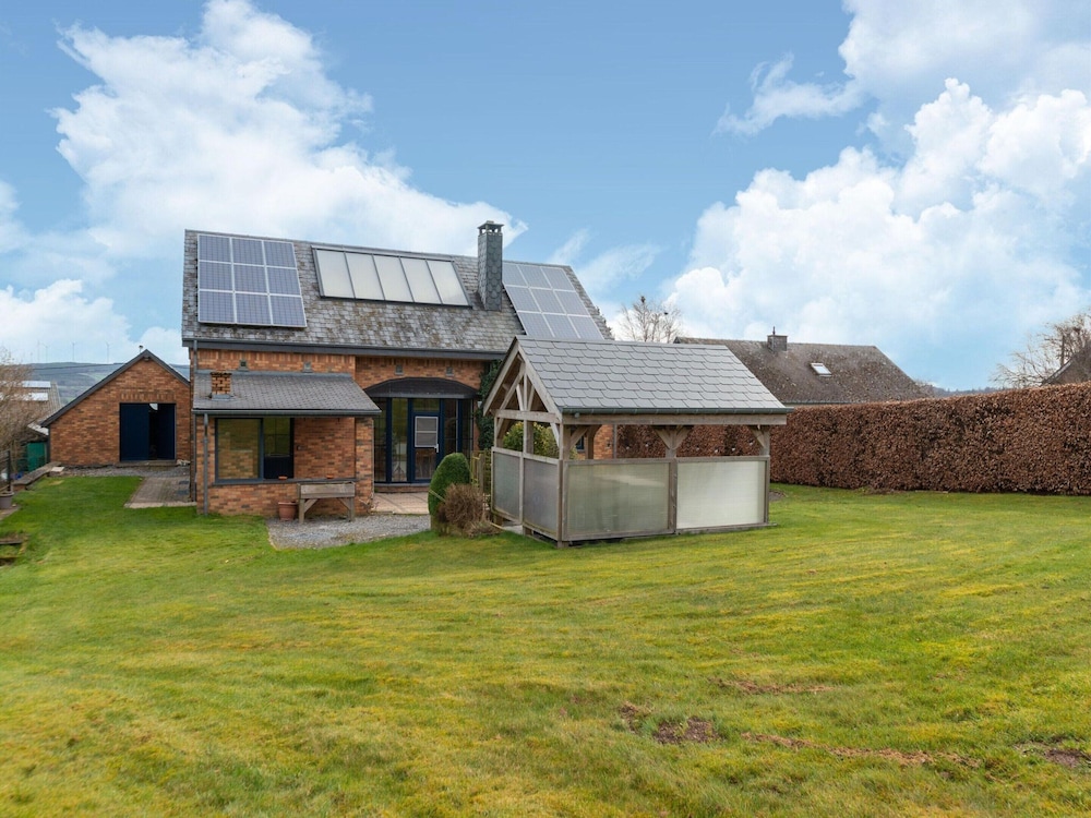 Holiday Home in Lierneux With Bubble Bath