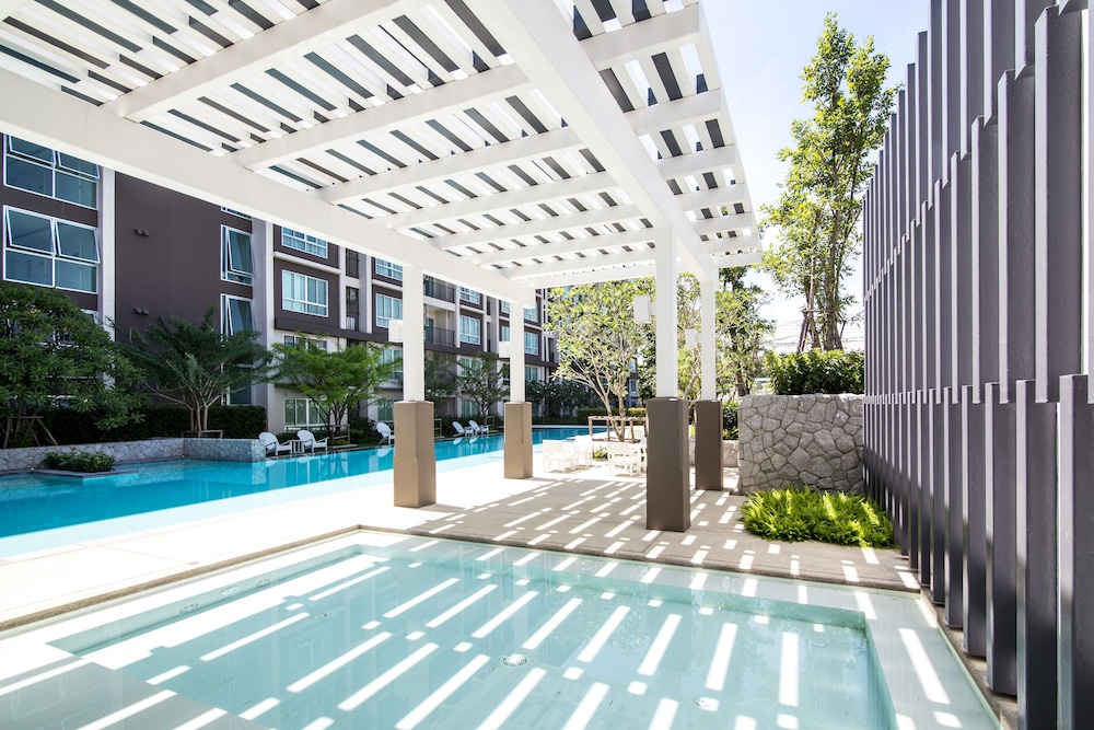 First Choice Suites by the Sea