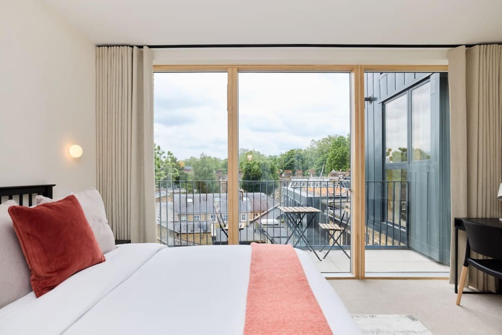 The East London Mile Hideout - Trendy 3bdr Flat With Balcony