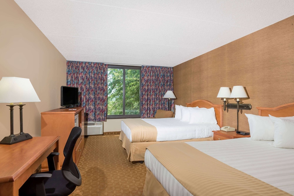 Watertown Vacations - Ramada by Wyndham Watertown/Thousand Islands NY - Property Image 16