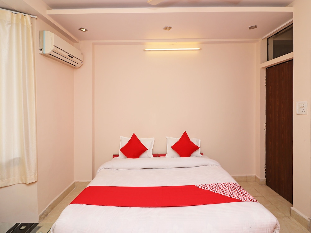 OYO 13884 Holiday Homes