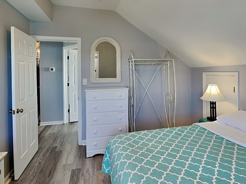 Sea Chase by Topsail Realty