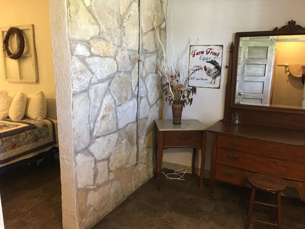 The Leakey Inn by CMD