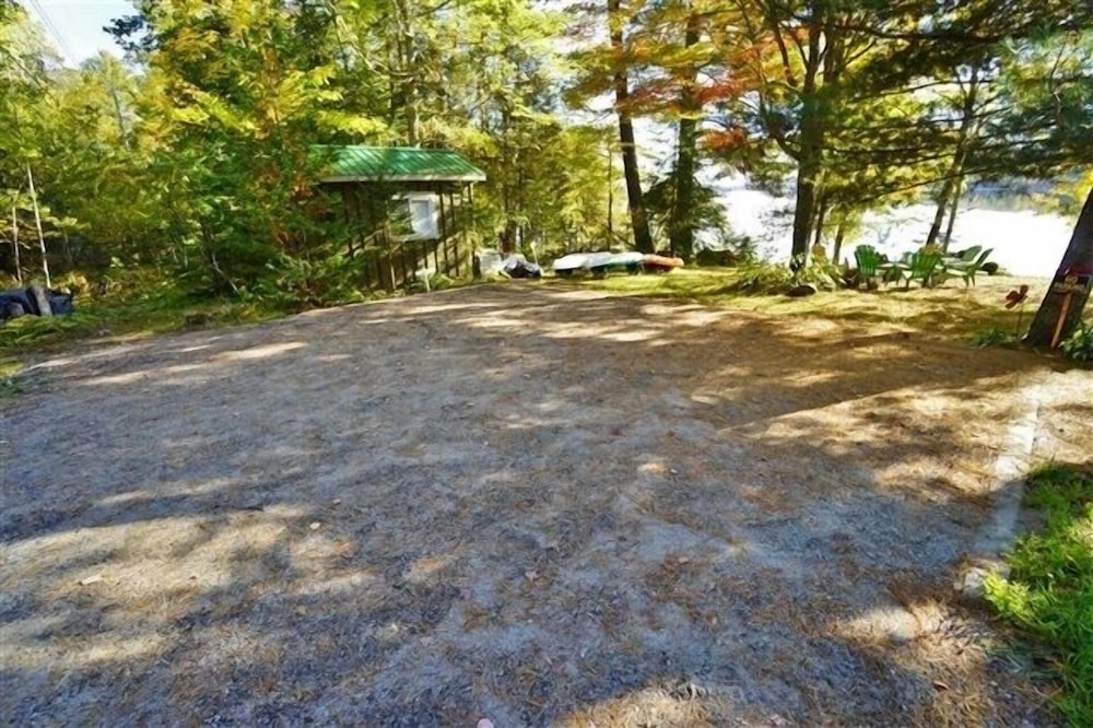 416 Papineau Lake 2 Bedroom Cottage