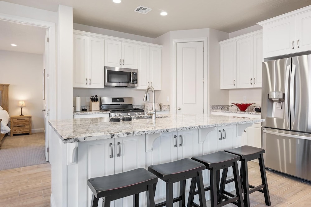 Holiday Hideaway 5 Bedroom Townhouse