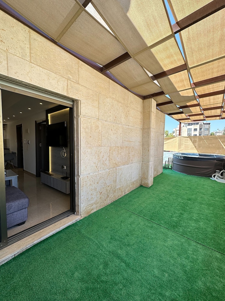Luxurious Amman Apartment With Private Pool and Modern Amenities