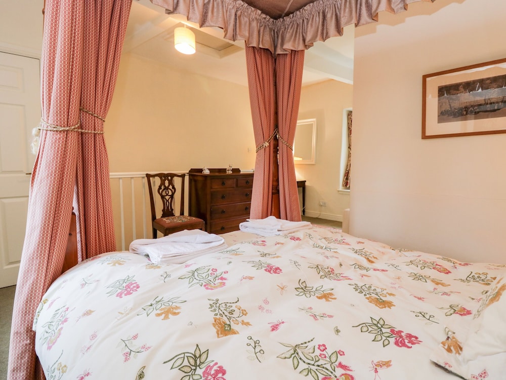 Longlands The Coach House view 3