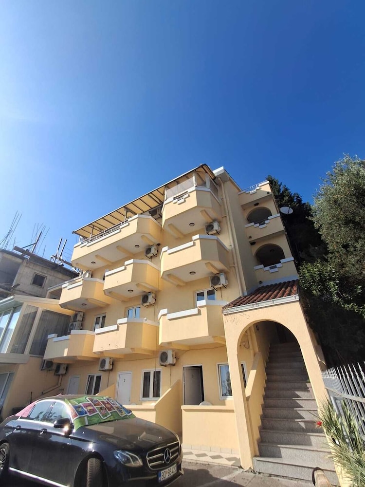 Sunlight Apartments Becici