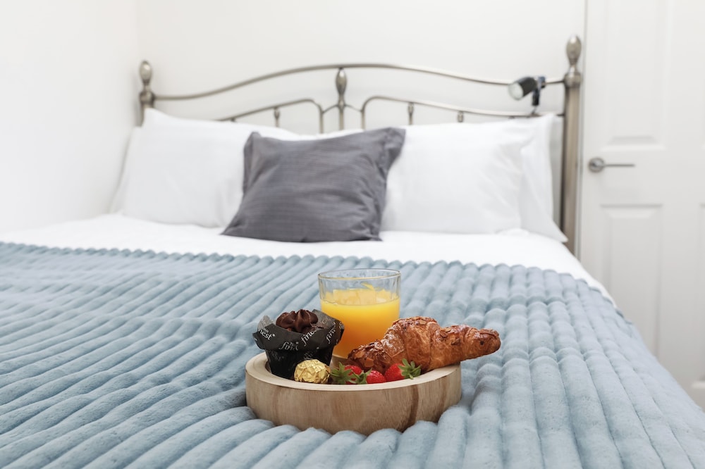 4 Guests - 2 Bedrooms - City Escape Retreat