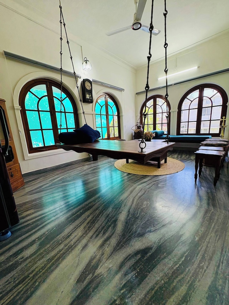 The Haven by Oshara Modern Kerala 3bhk AC Wifi Family Near Fort Kochi Parking