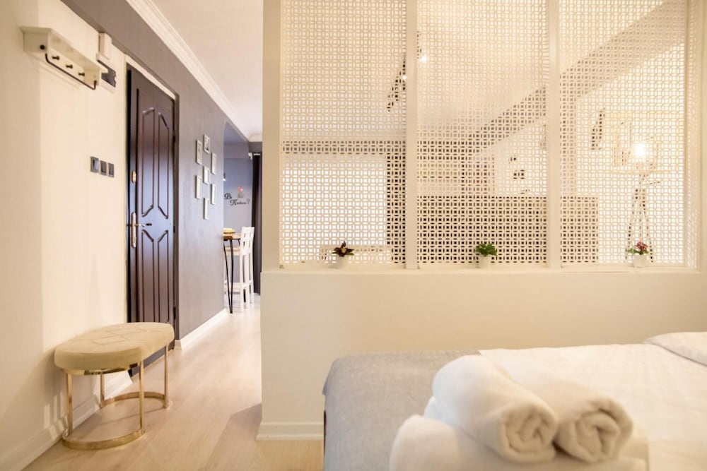 Flat Near Coast With Shared Terrace in Karsiyaka view 2