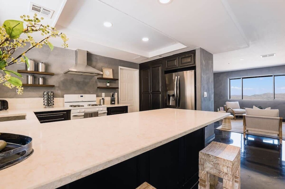 @ Marbella Lane - Zen-like Ambiance 3BR Home in JT