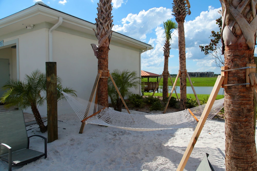 Stunning 4Bd w Pool Storey Lake 5019