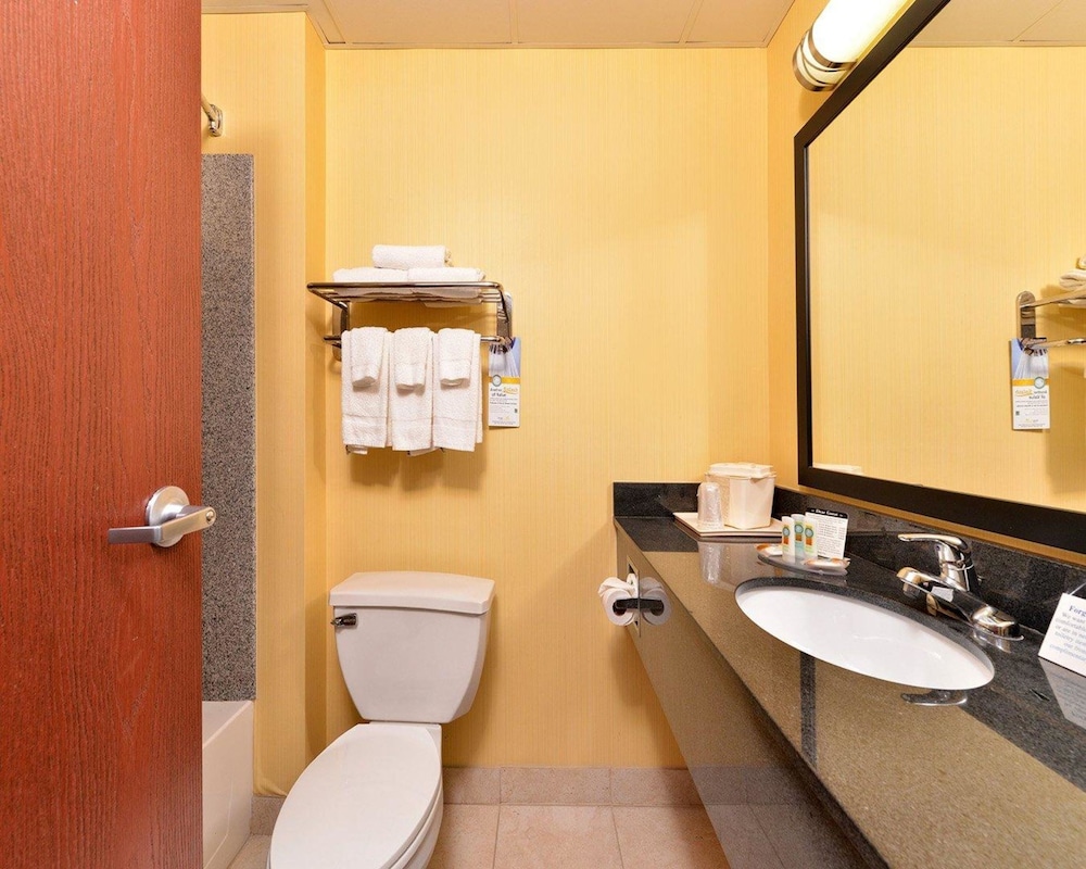 Quality Suites - Property Image 35