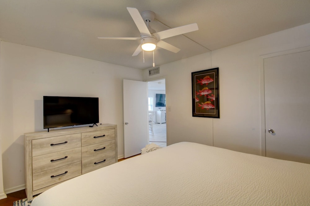 560 El Matador 2 Bedroom Condo
