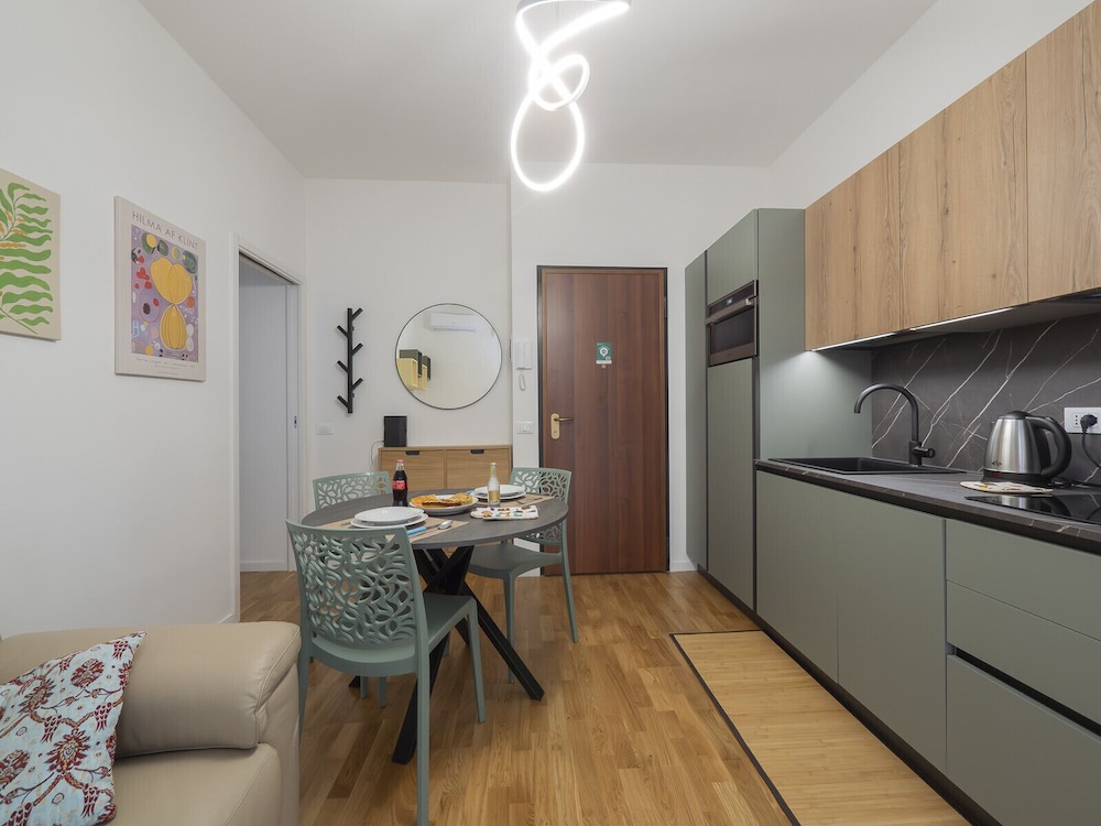 Bilocale con Balcone in Zona Nolo