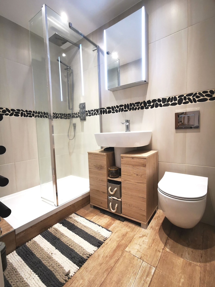No.2 Horizon - Apartment in East Wittering Village view 5