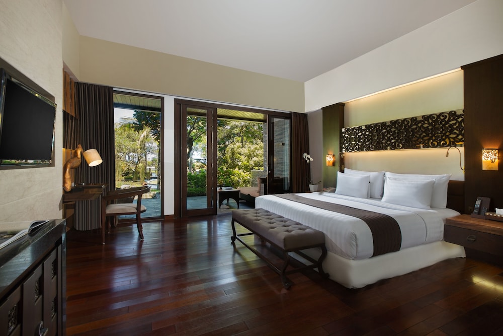 The Seminyak Beach Resort & Spa 11
