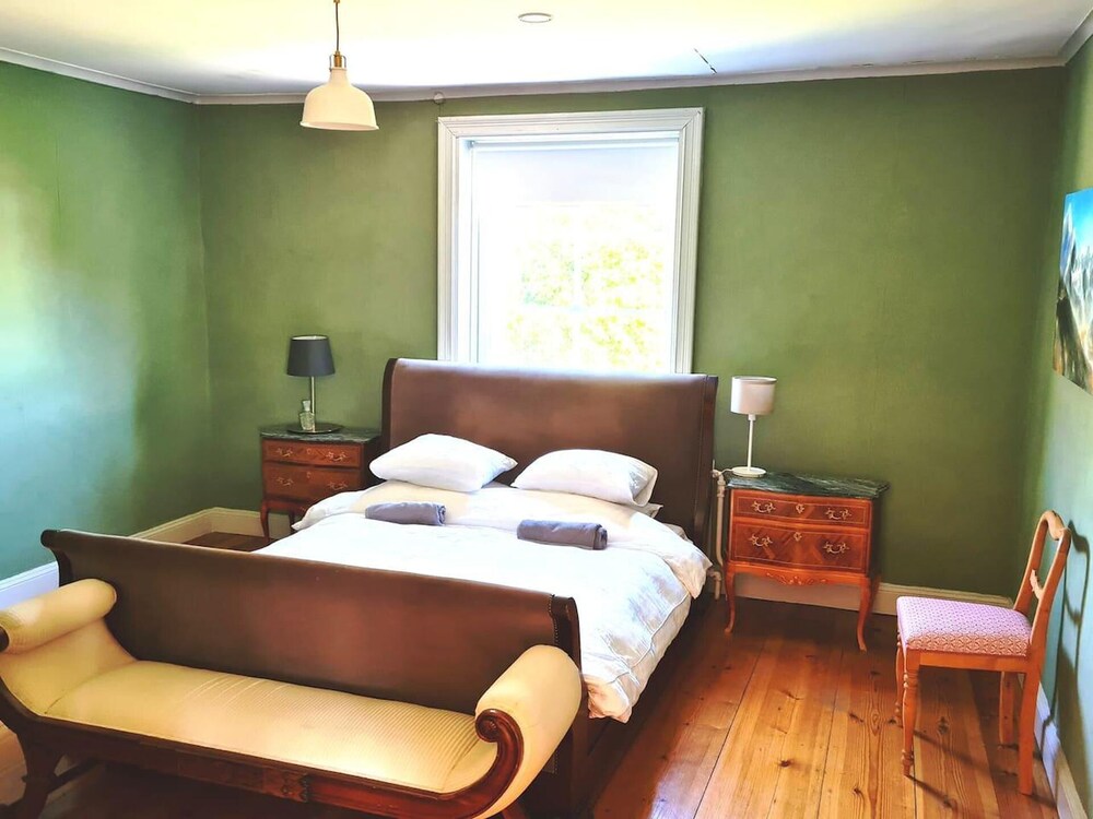 Charming 6 Bedroom House & Horse Farm - Sleeps 12 view 4
