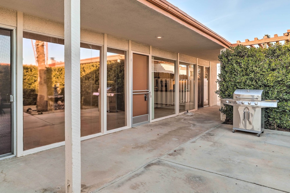 Trendy Palm Desert Home w/ Patio, Pool Access view 4