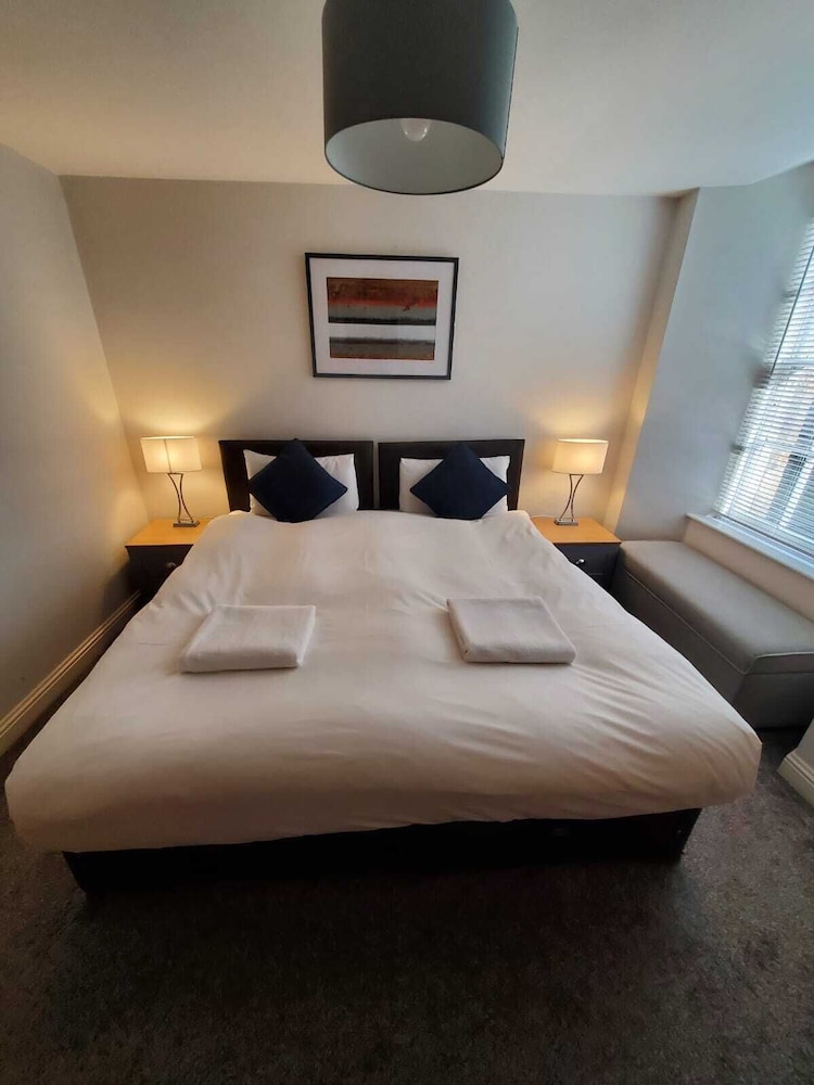 Destination Edinburgh Apartments- Southside Apartments