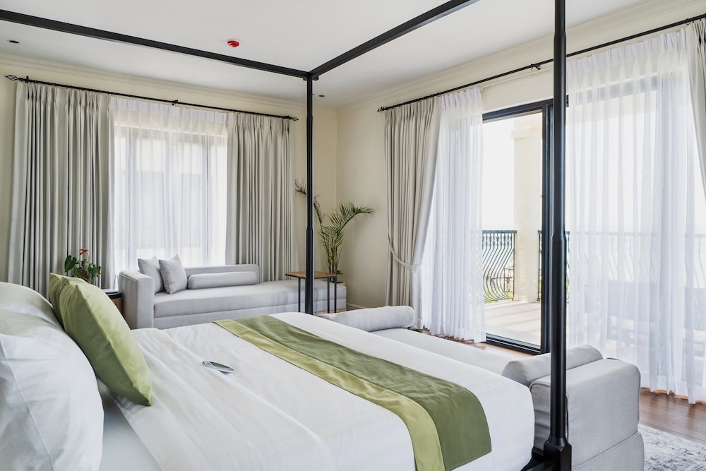 Bayandati Resort
