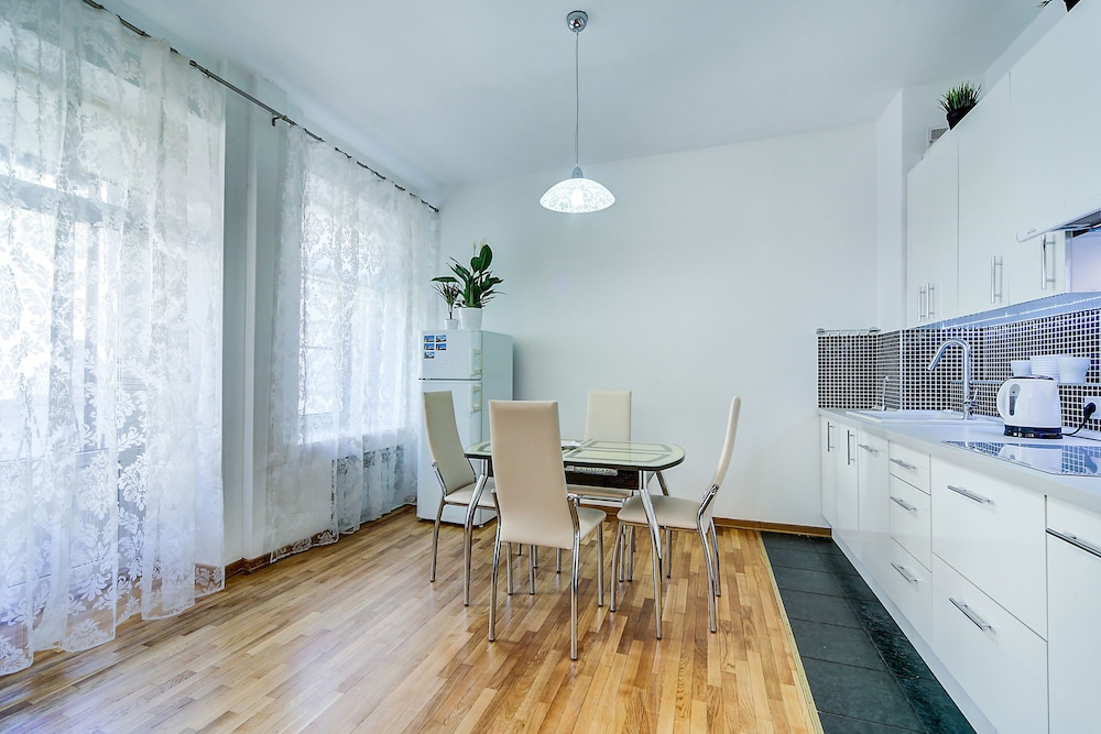 Home4day Sunny City Central Flat