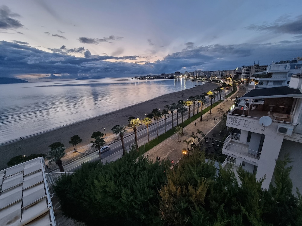 Bes' Sea View Studio
