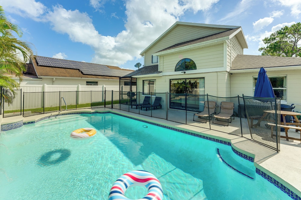 Disney-themed Home: Swim, BBQ & Explore Kissimmee!
