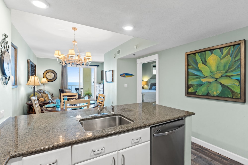 Grand Panama Beach Resort by Book That Condo