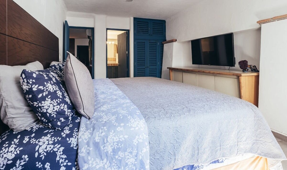 Cozy 2BR King Beds - Rooftop Pool - Fast Wifi