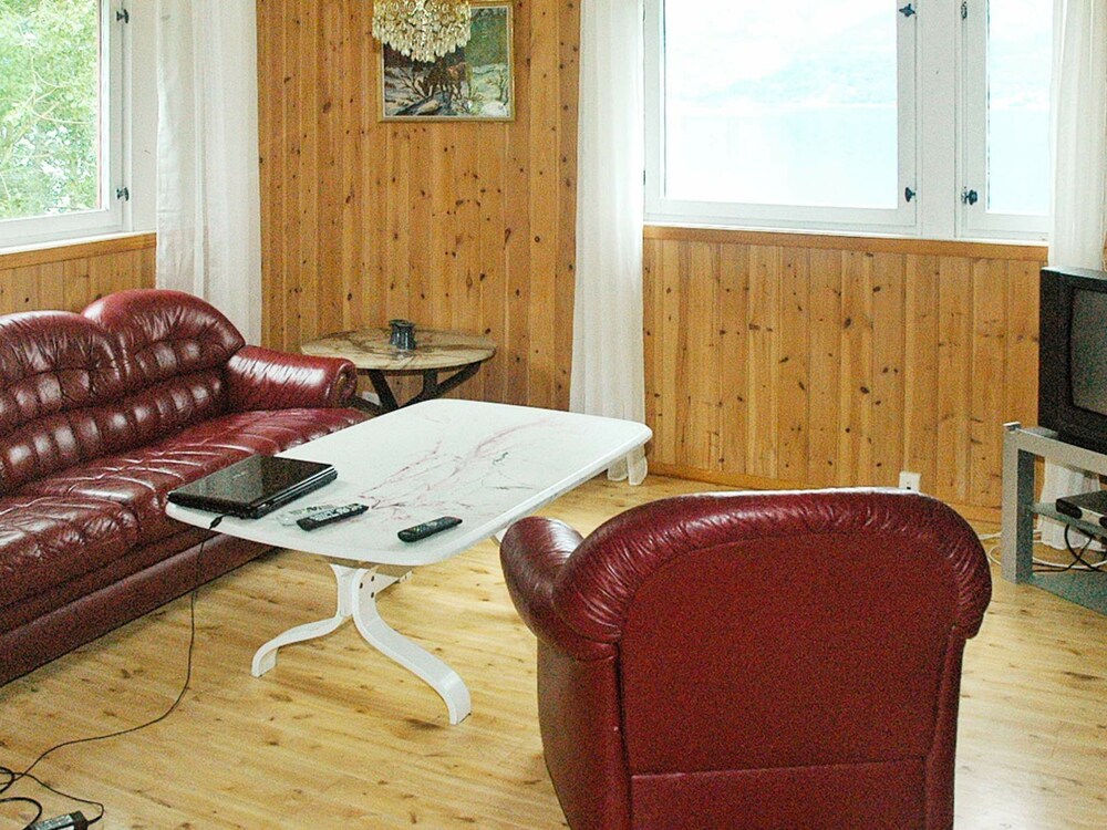4 Person Holiday Home in Høyheimsvik view 4