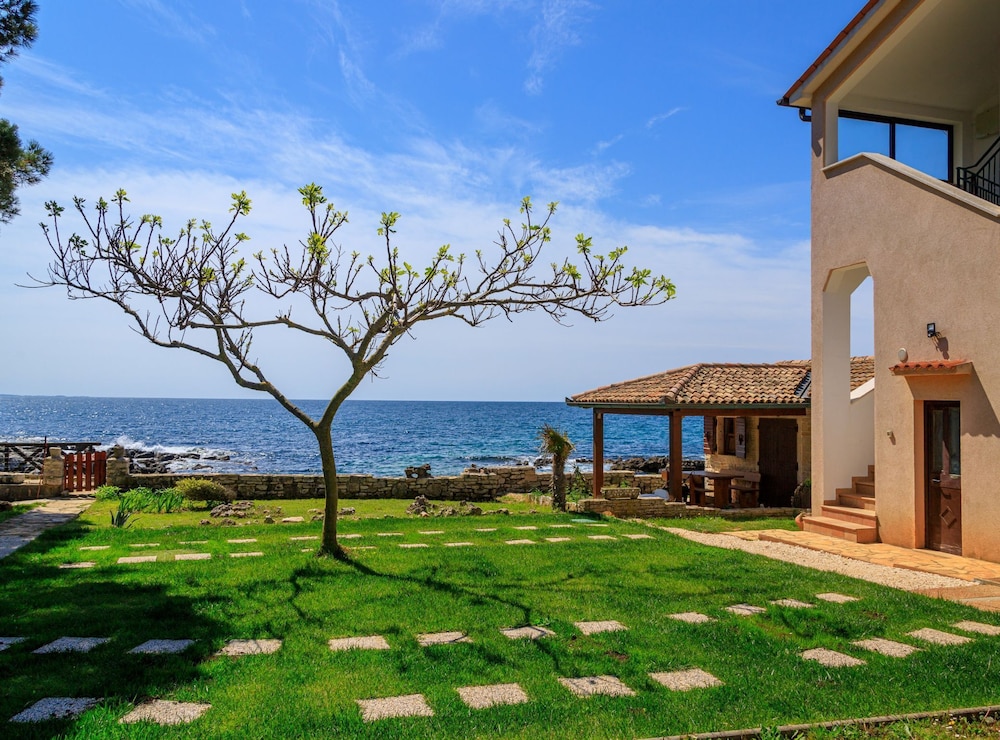 Beachfront Escape in Rovinj