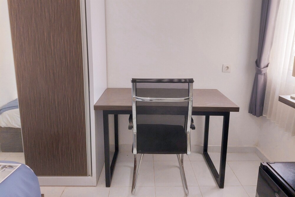 Cozy and Homey Studio (No Kitchen) at Apartment Aeropolis Residence