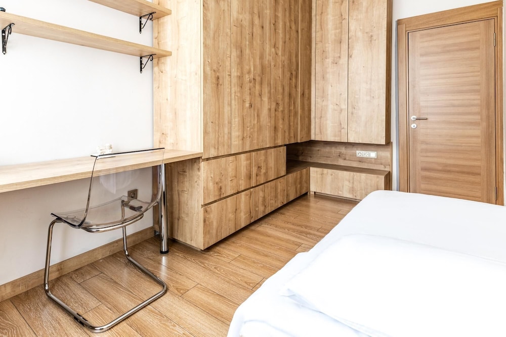Flat w Balcony 1 min to Bagdat Avenue in Kadikoy