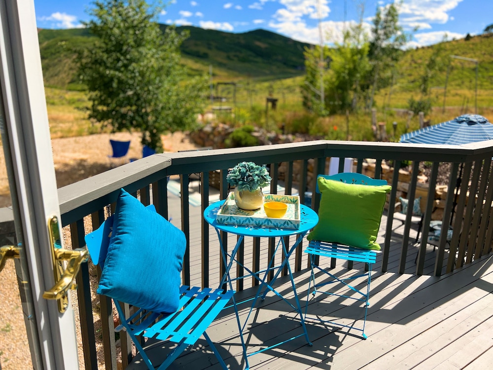 Lone Donkey Ranch view 4