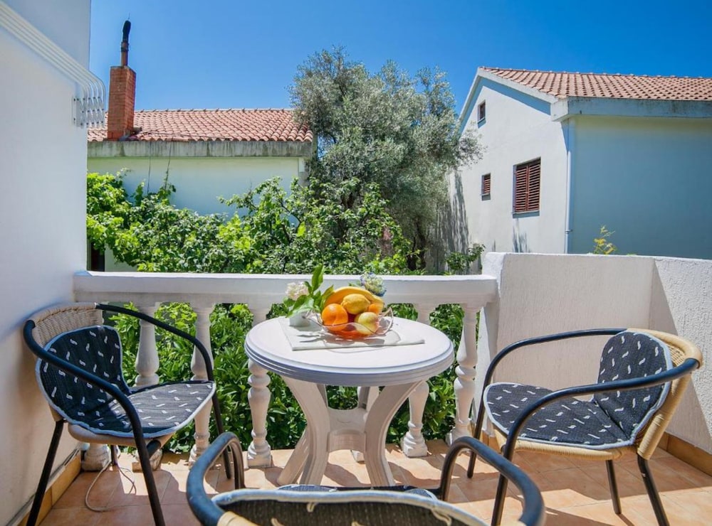 Petrovac Serenity Stay Near the Beach