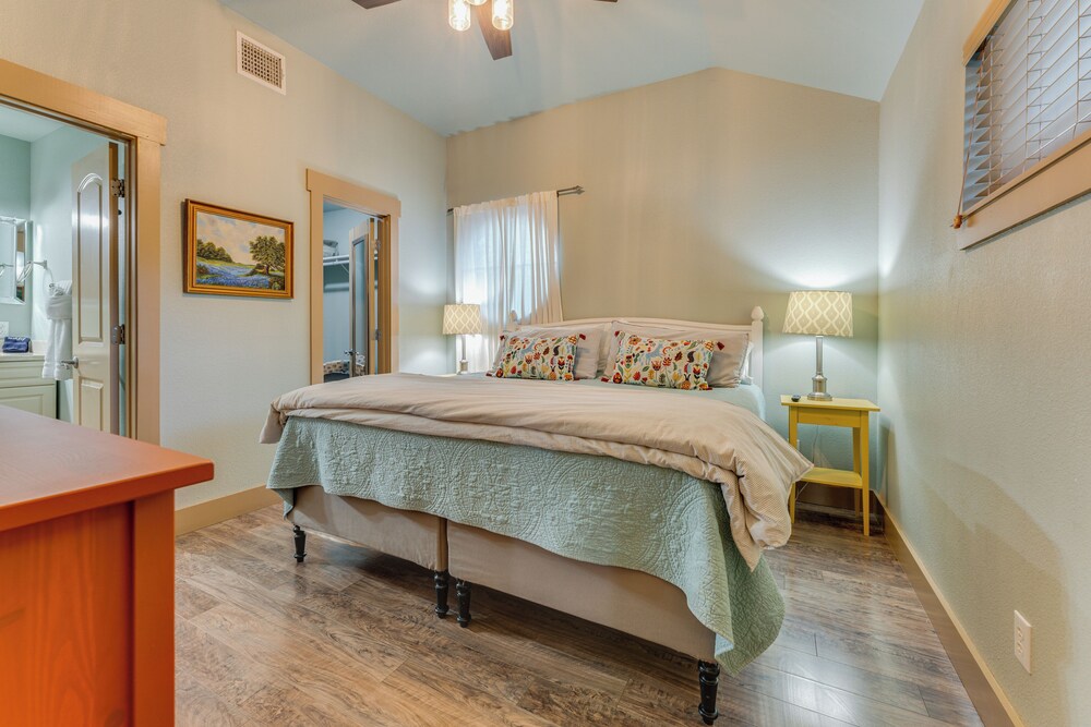 Jack's Cottage: Backyard Oasis in New Braunfels!