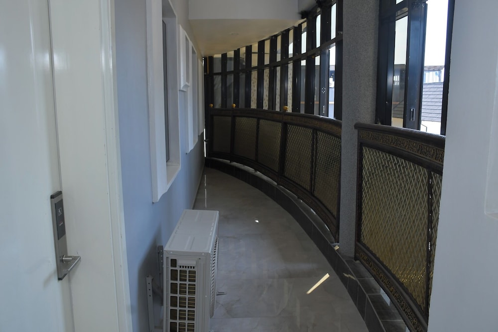 Sakura Apartments