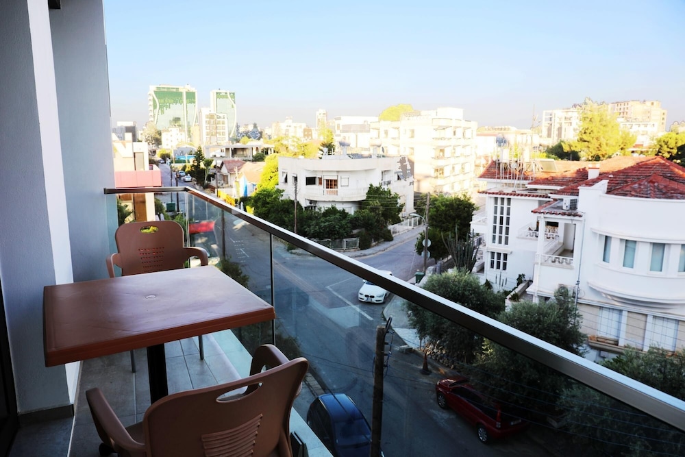 Flat w Balcony in Lefkosa 5 min to Kyrenia Gate