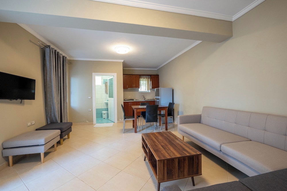 Sunny Villa