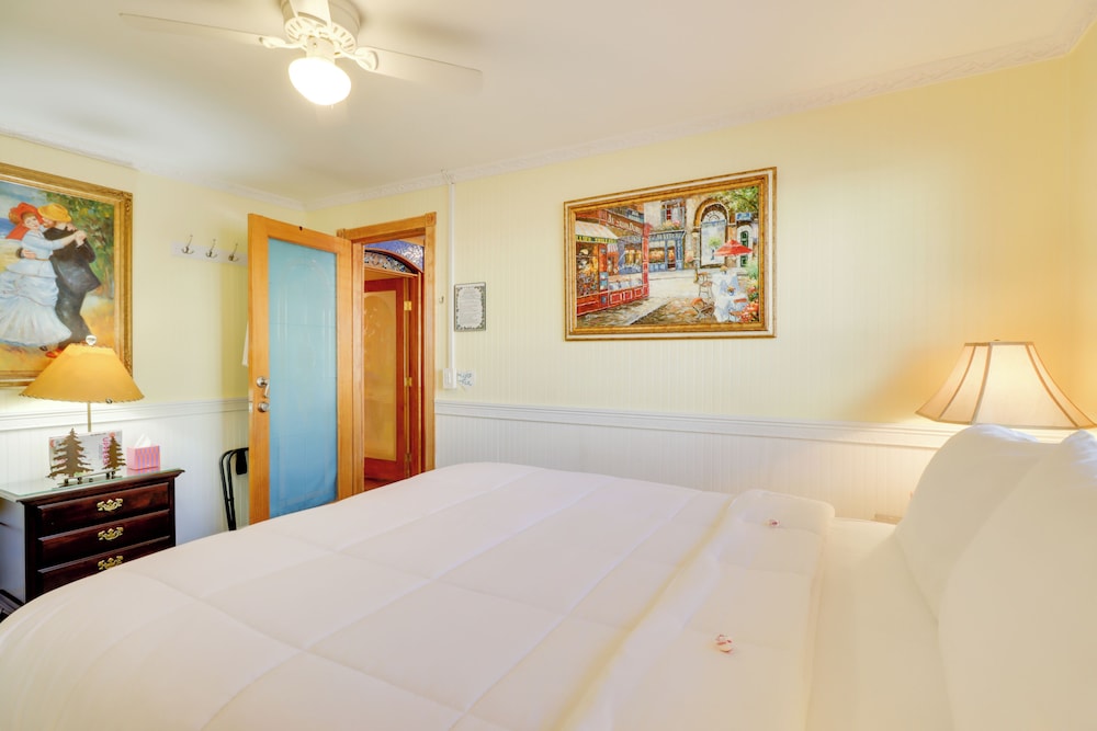 Half-mi to River Walk: 'rose Cottage' in Truckee!