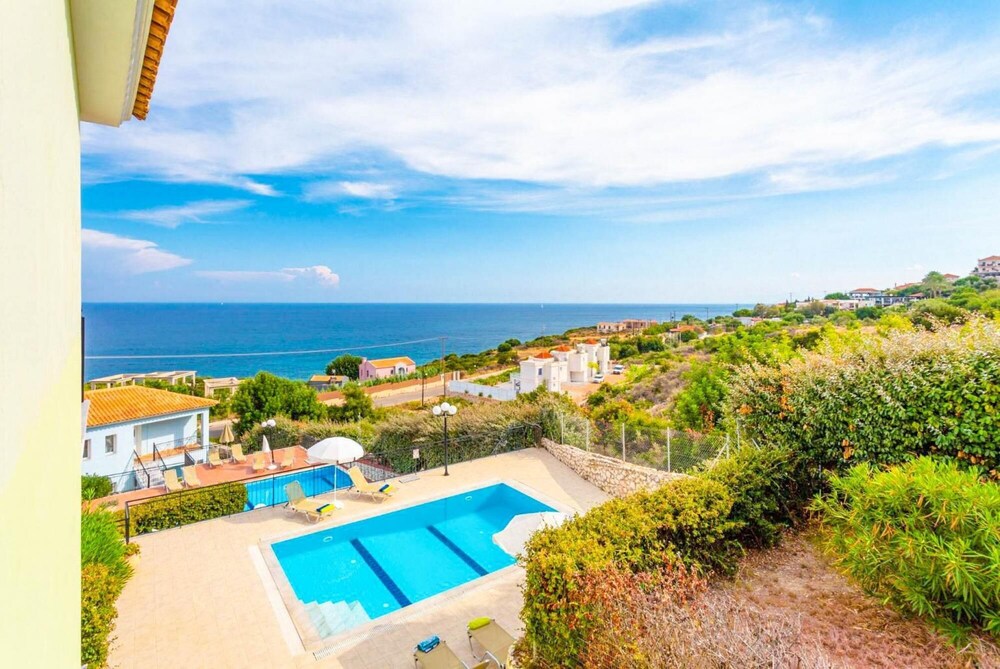Skala Villa Green Large Private Pool Walk to Beach Sea Views A C Wifi - 2825 view 5