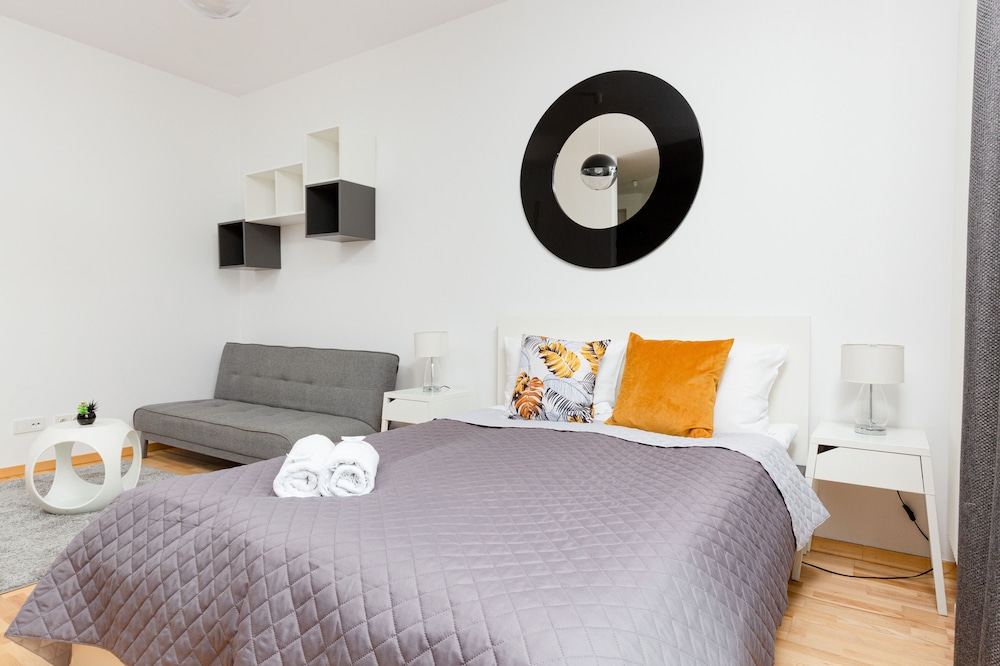Studio Kolejowa Warsaw by Renters view 4