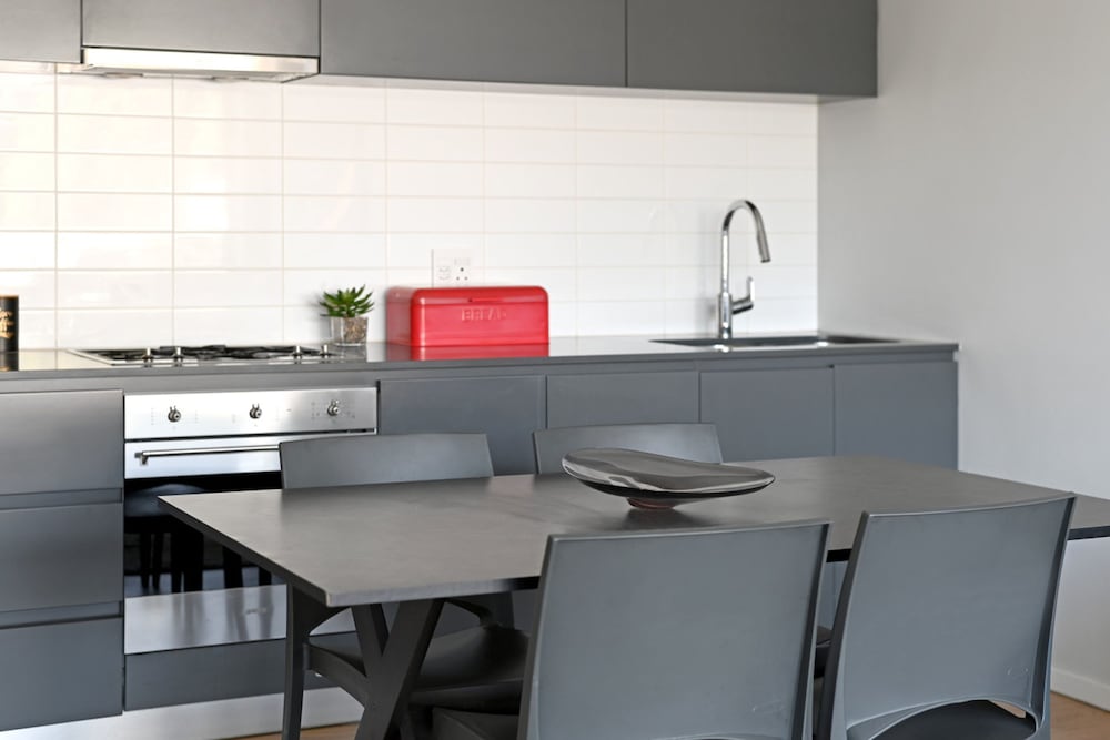 One Bedroom Green Point Spacious